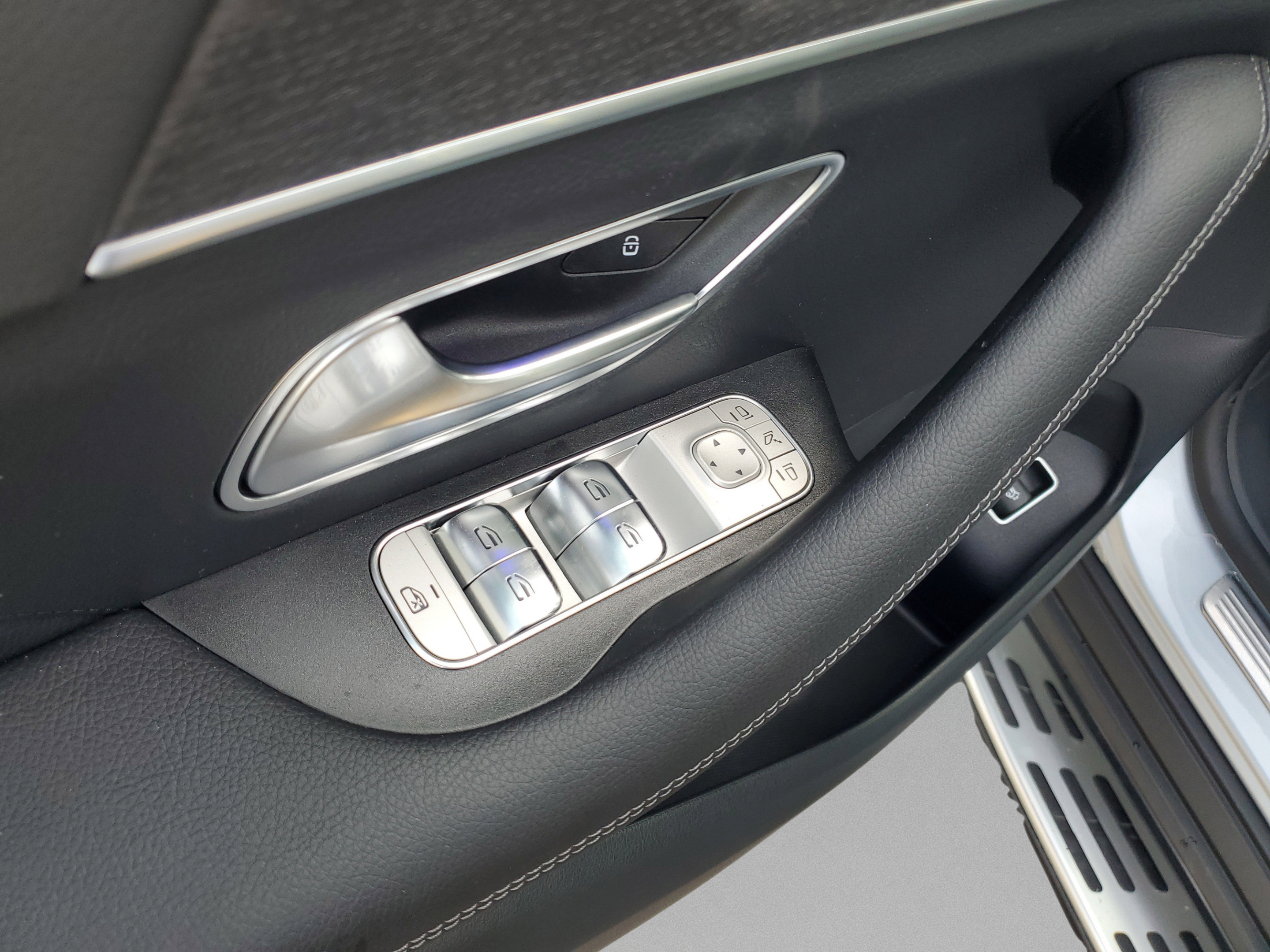 Certified 2026 Mercedes-Benz GLS 450 4MATIC image 18