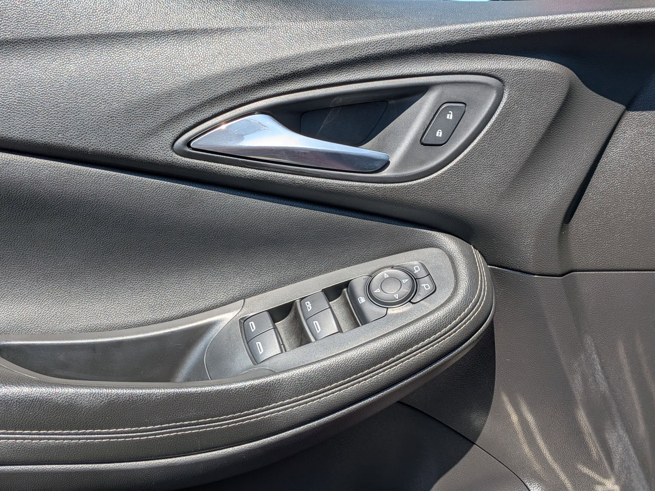 Certified 2020 Buick Encore GX Select w/ Experience Buick Package FWD image 22