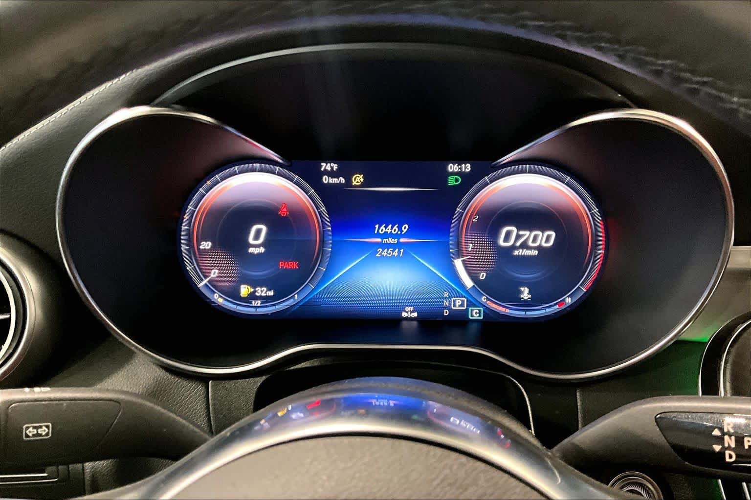 Used 2023 Mercedes-Benz GLC 300 4MATIC Coupe image 23