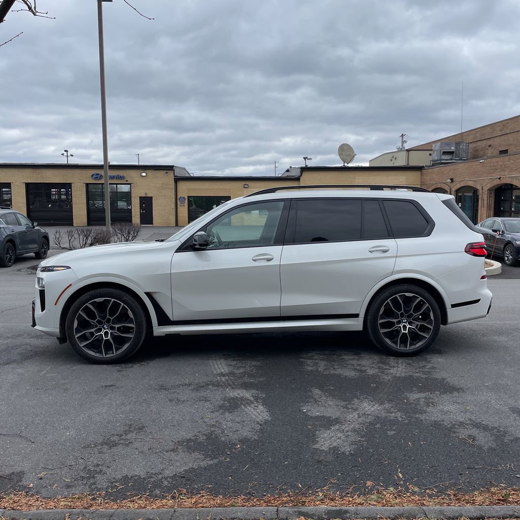Used 2026 BMW X7 M60i AWD/4WD image 4