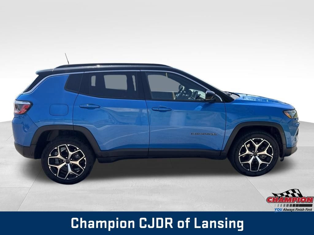 Used 2025 Jeep Compass Limited AWD/4WD image 8