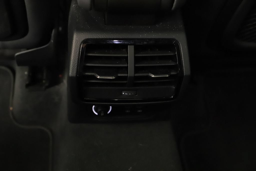 Used 2019 Audi Q3 2.0T Prestige AWD/4WD image 21