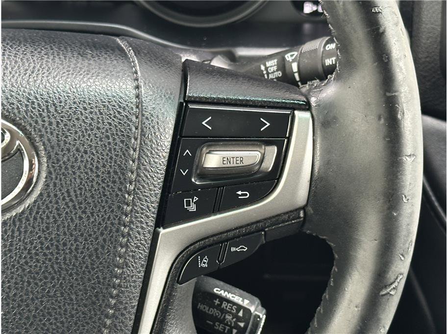 Used 2016 Toyota Land Cruiser AWD/4WD image 25