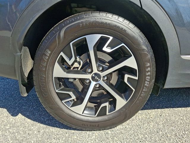 Used 2025 Kia Sportage EX image 8