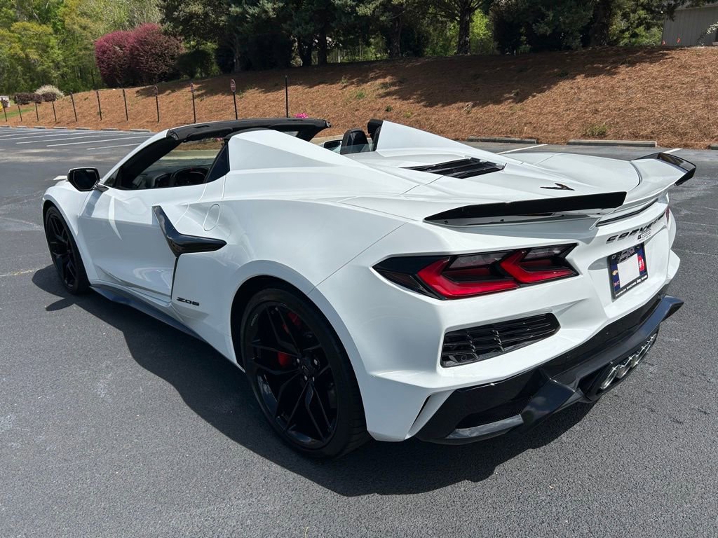 Used 2025 Chevrolet Corvette Z06 RWD image 32