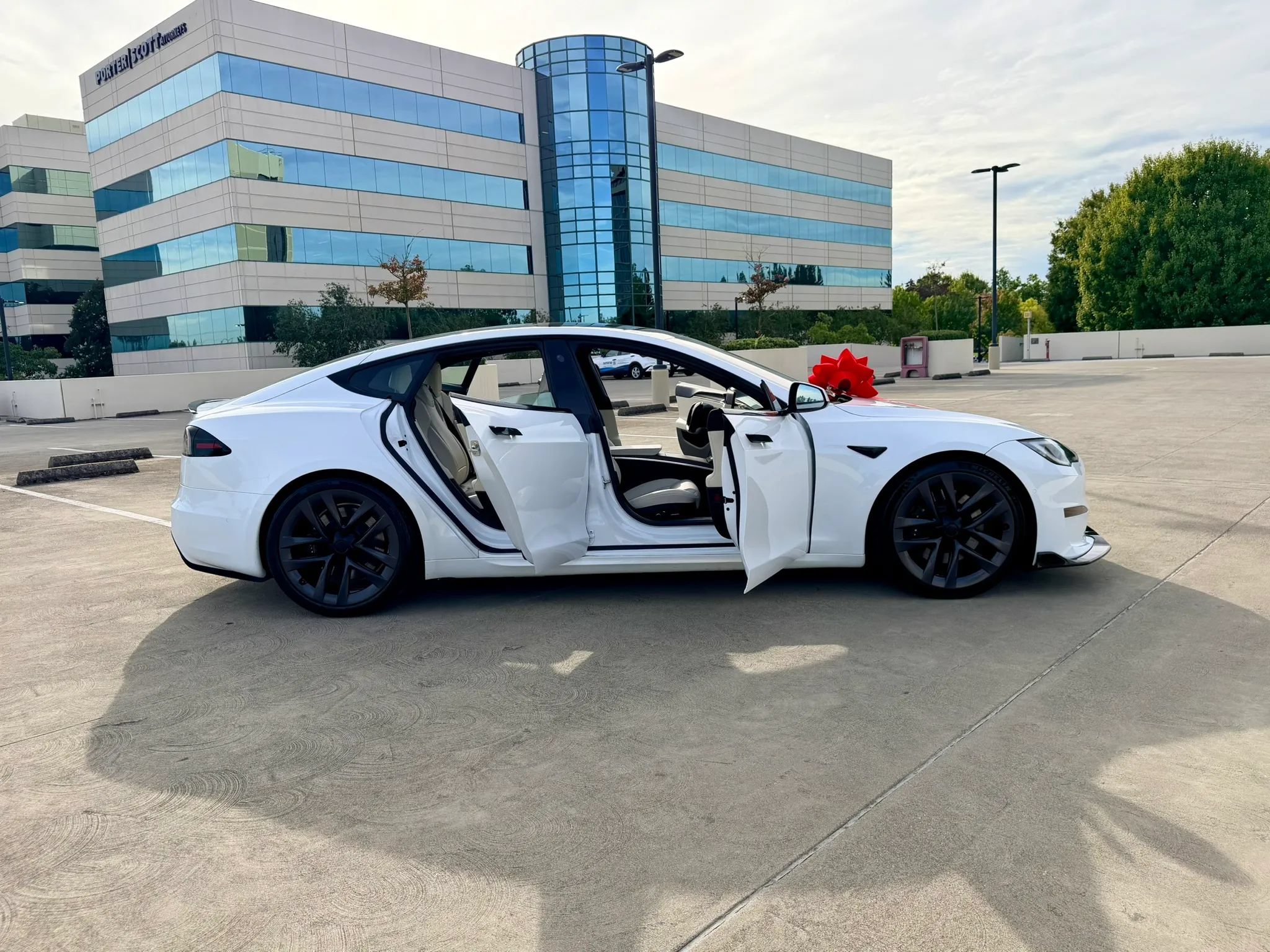 Used 2022 Tesla Model S Standard Range AWD/4WD image 94