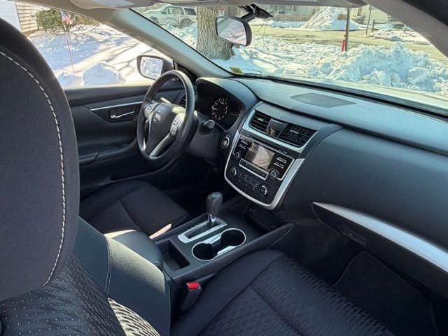 Used 2016 Nissan Altima 2.5 S w/ Power Driver Seat Package image 11