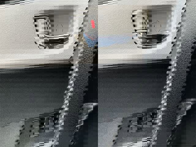 Used 2017 Toyota Corolla L image 12