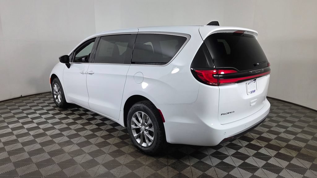 New 2027 Chrysler Pacifica Select AWD/4WD image 5