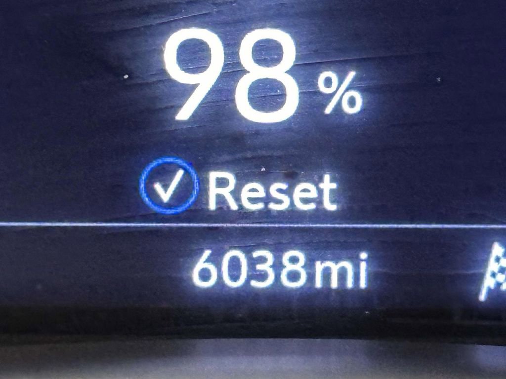 Used 2025 Cadillac CT4 Luxury image 32