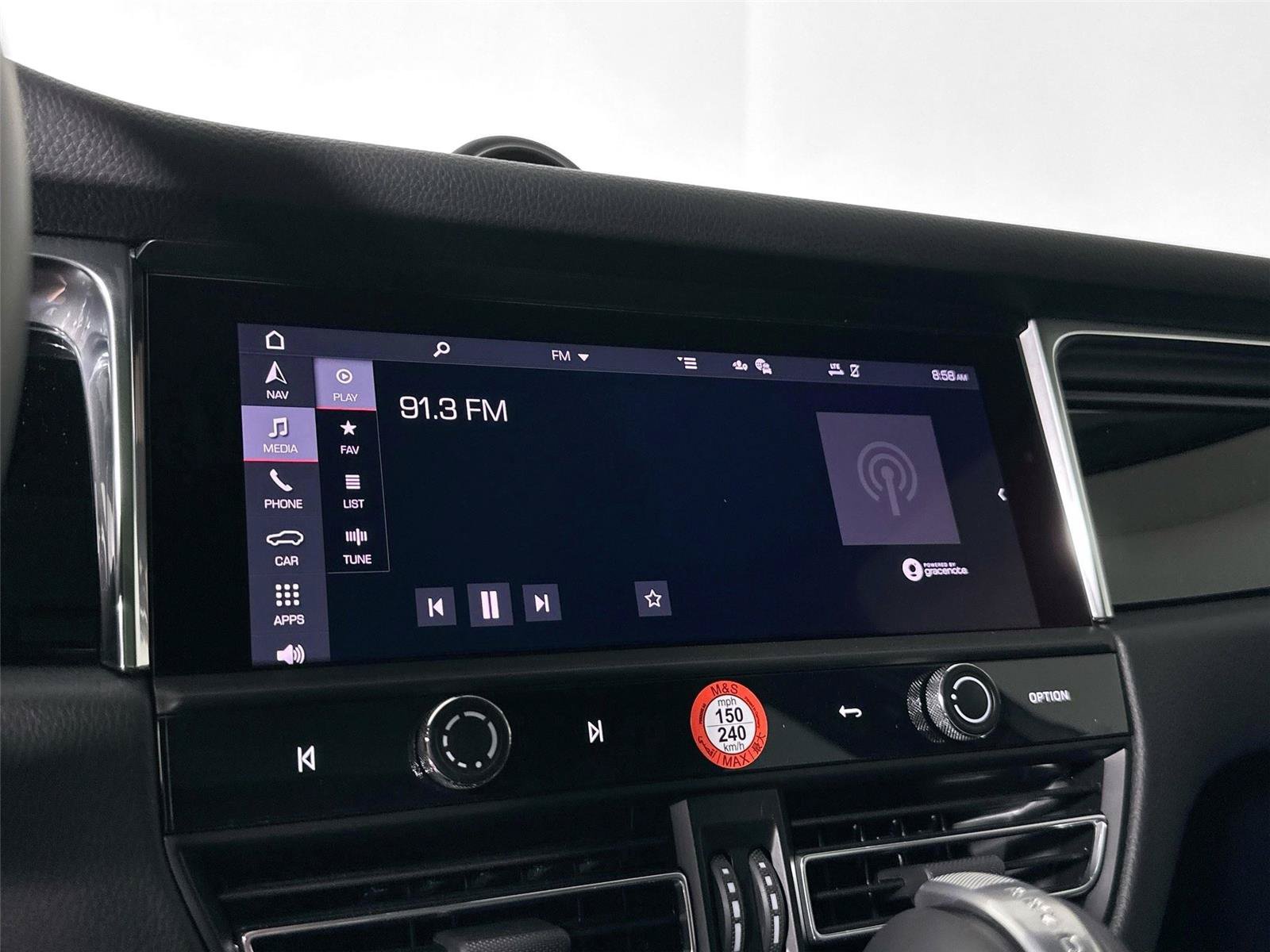 Certified 2025 Porsche Macan AWD/4WD image 21