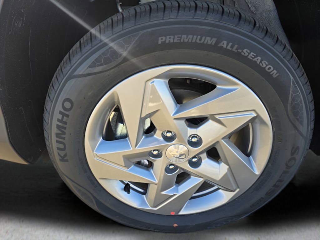 New 2026 Hyundai Kona SE image 9