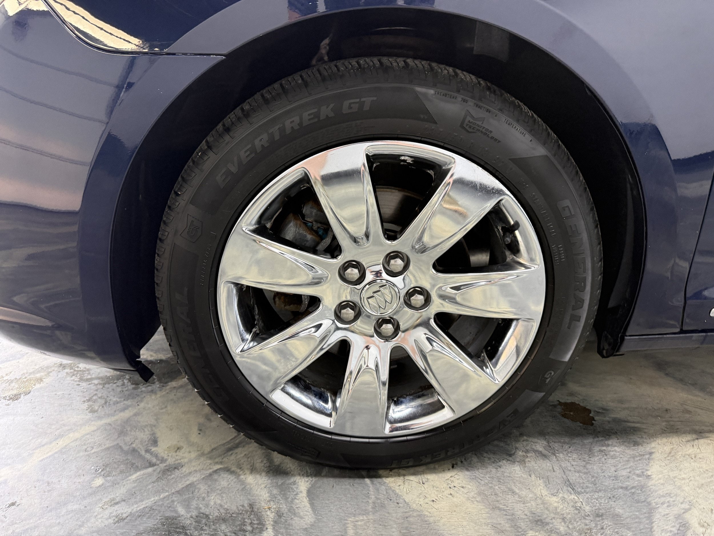 Used 2010 Buick LaCrosse CXL FWD image 23