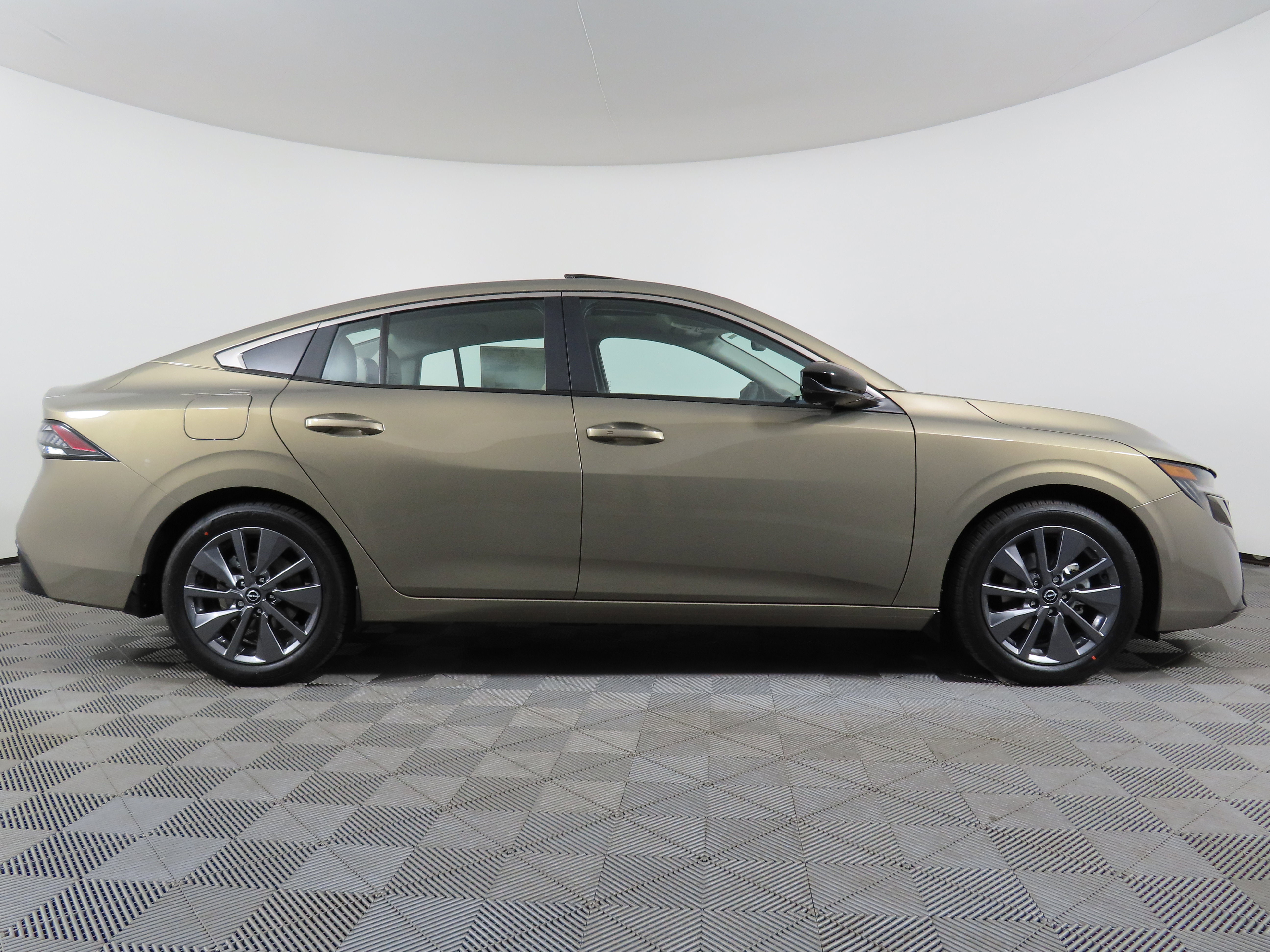 New 2026 Nissan Sentra SL w/ Floor Mat Package FWD image 2