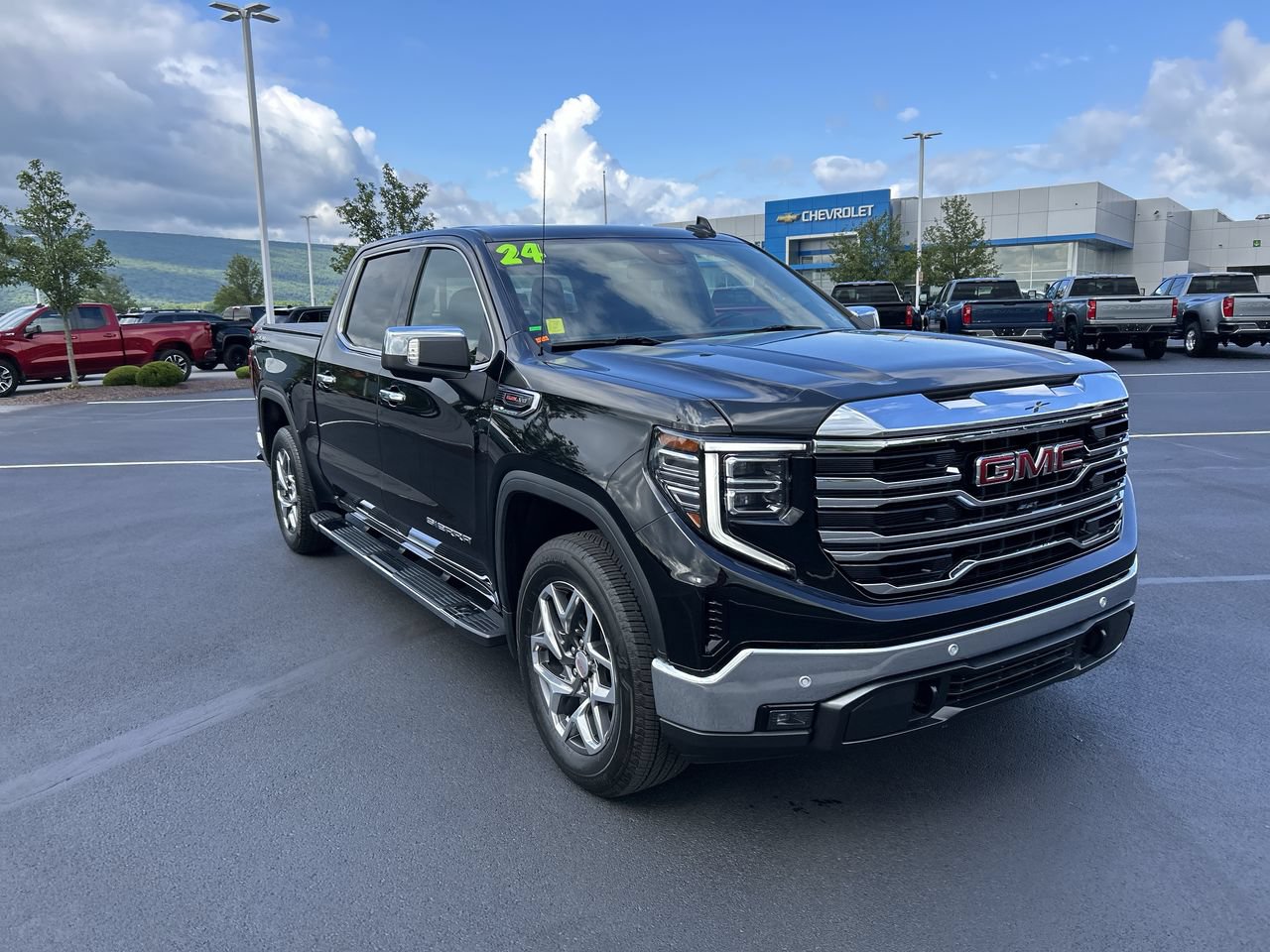 Used 2024 GMC Sierra 1500 SLT w/ SLT Premium Plus Package