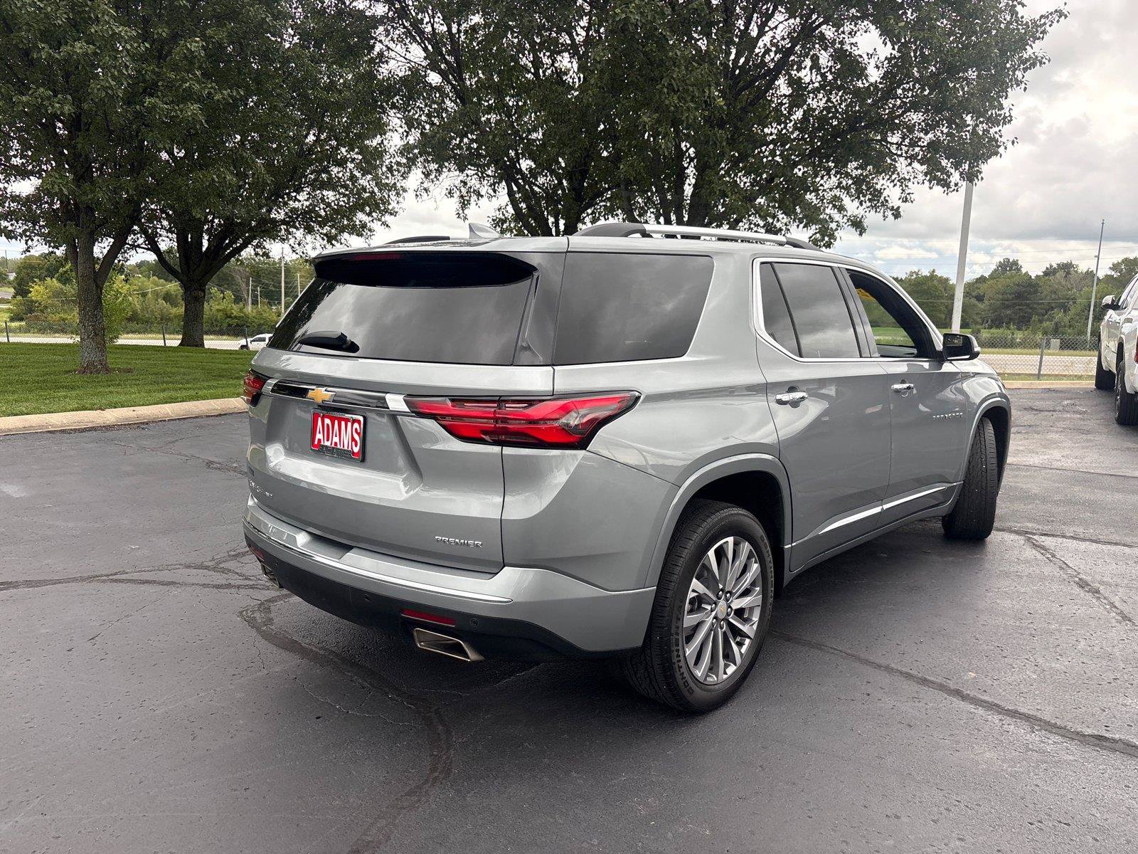Used 2023 Chevrolet Traverse Premier AWD/4WD image 10