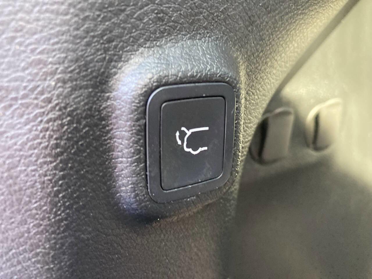 Used 2022 Jeep Cherokee Trailhawk w/ Sun, Sound & Nav Group image 42