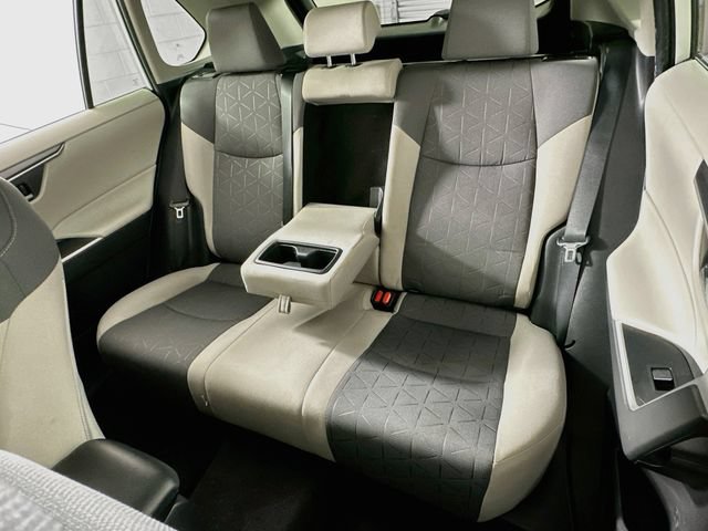 Used 2022 Toyota RAV4 XLE w/ Convenience Package FWD image 11