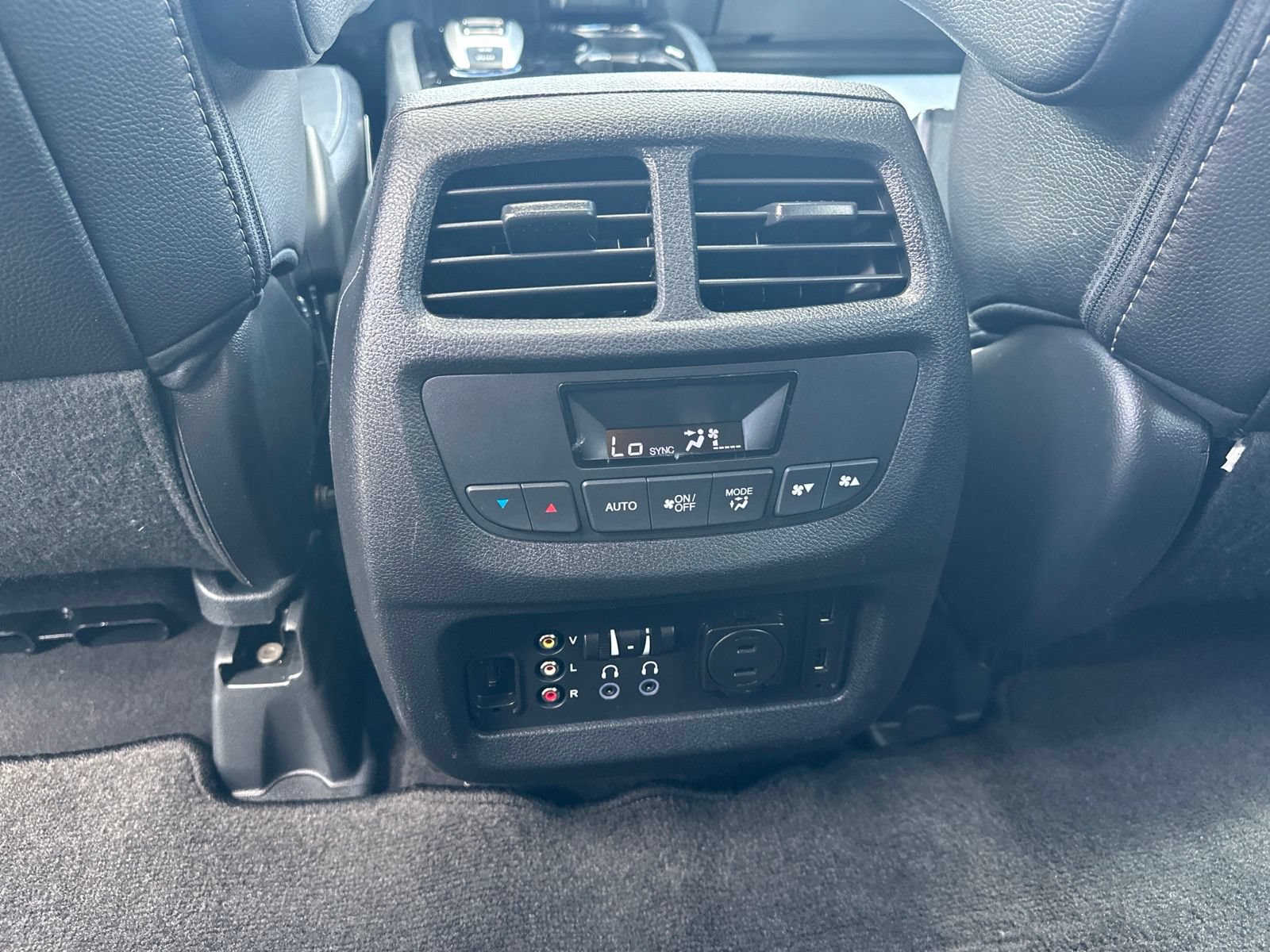 Used 2016 Honda Pilot Touring image 21