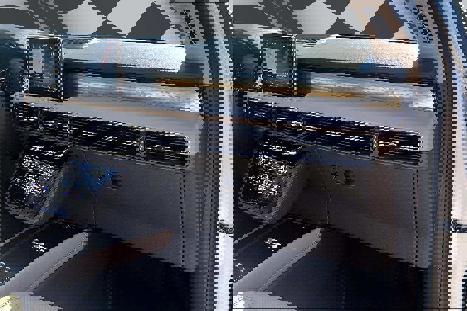 Used 2022 Lincoln Corsair AWD w/ Premium Package image 16