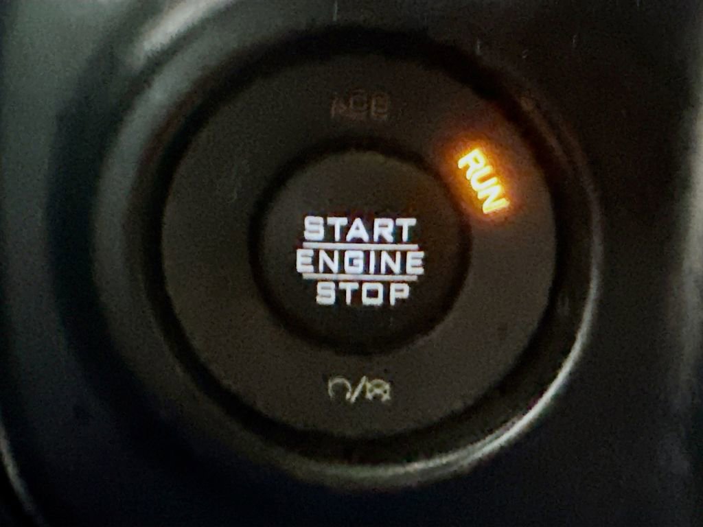 Used 2019 Jeep Wrangler Unlimited Sahara image 28