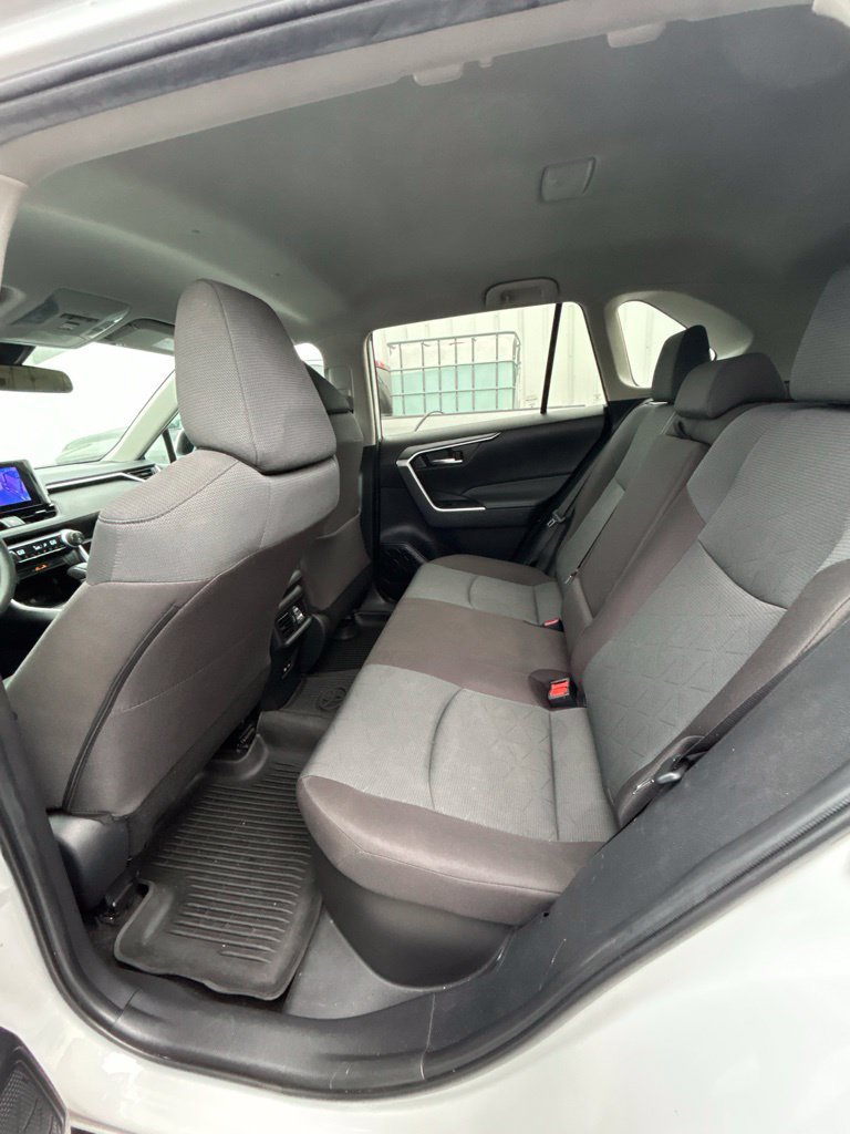 Used 2024 Toyota RAV4 XLE AWD/4WD image 17