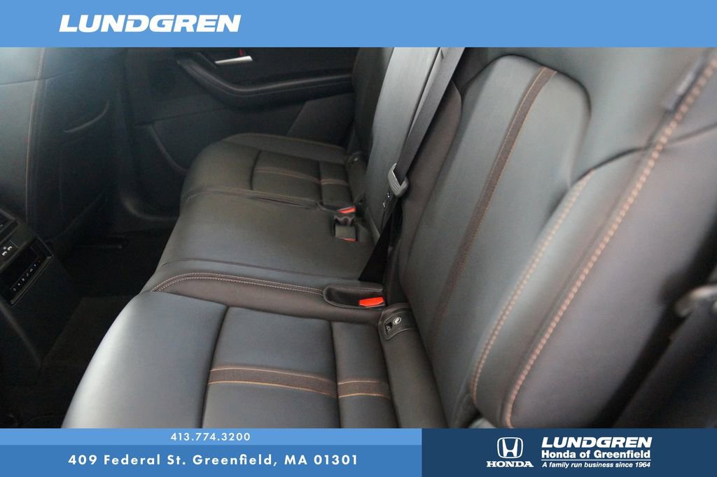 Used 2025 MAZDA CX-90 3.3 Turbo w/ Select Package image 27