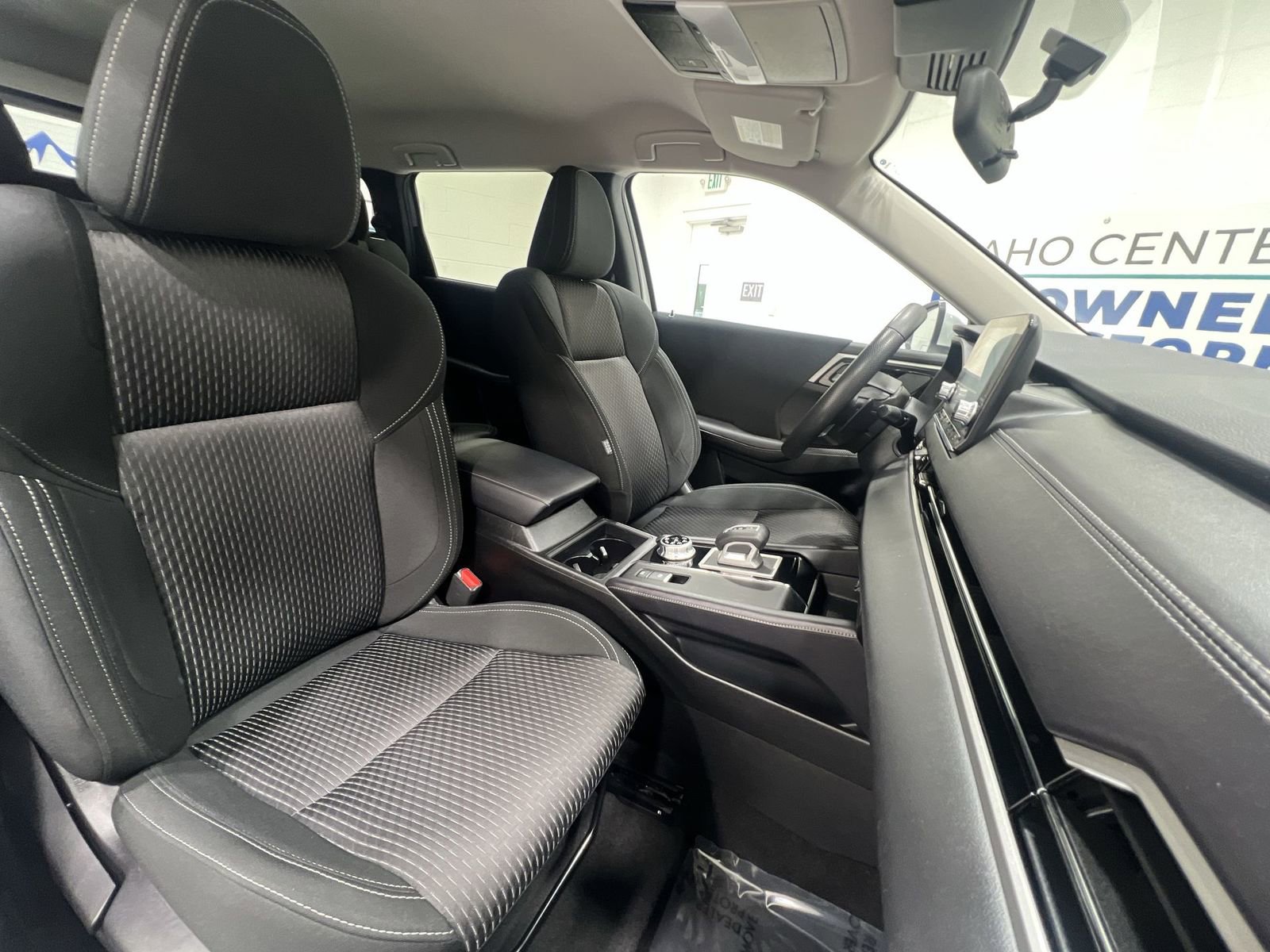 Used 2024 Mitsubishi Outlander ES AWD/4WD image 24