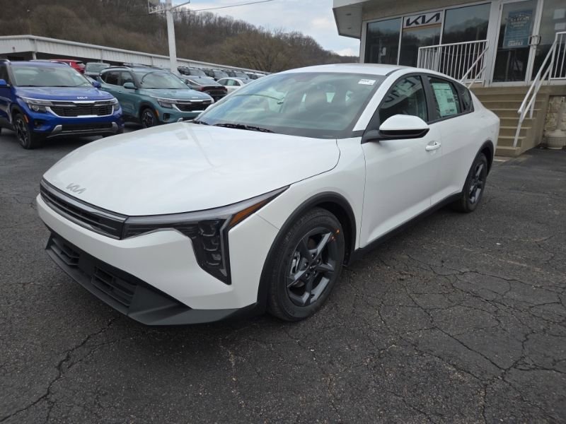 New 2026 Kia K4 LXS image 7