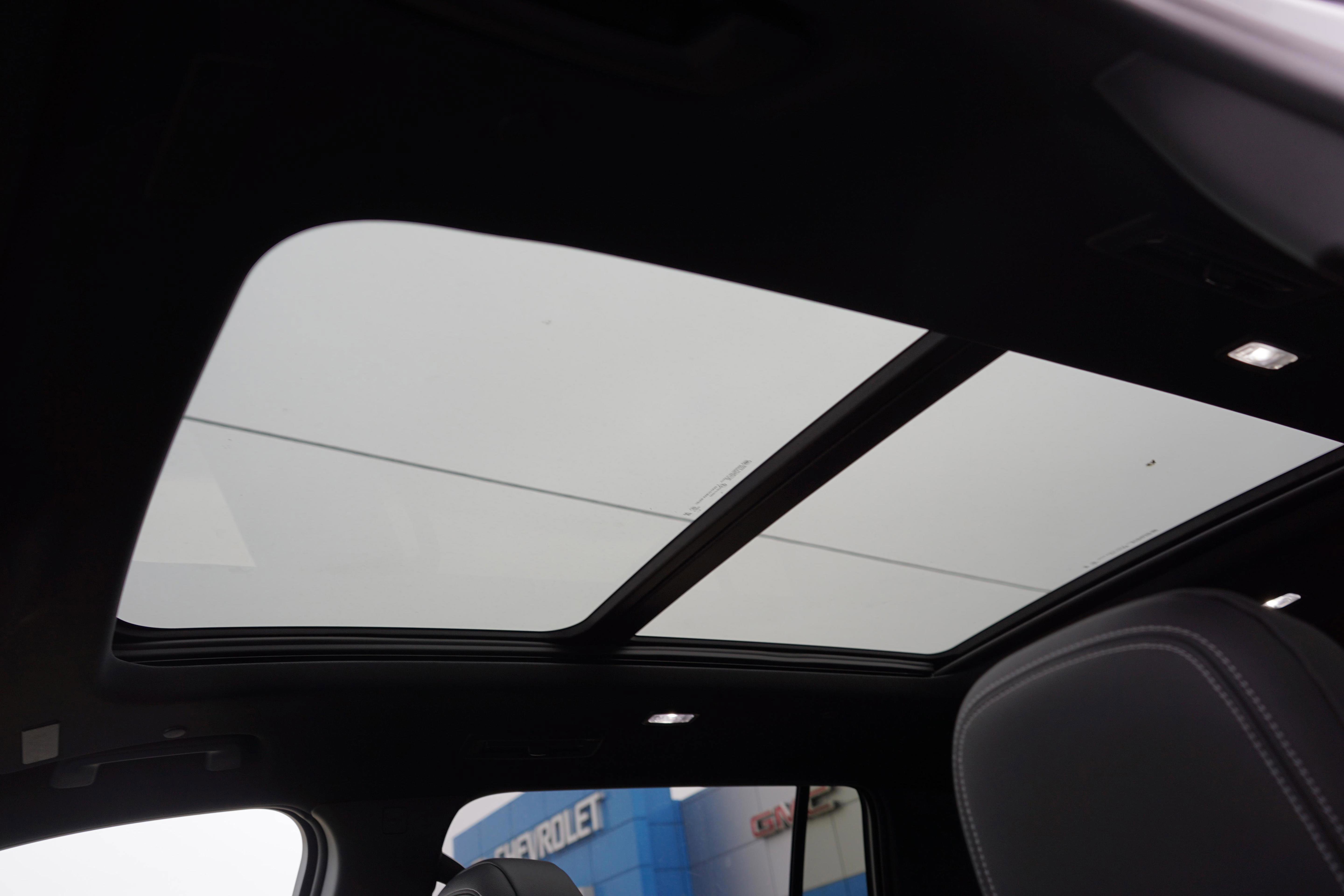 New 2026 Chevrolet Traverse LT w/ Sun and Wheel Package image 11