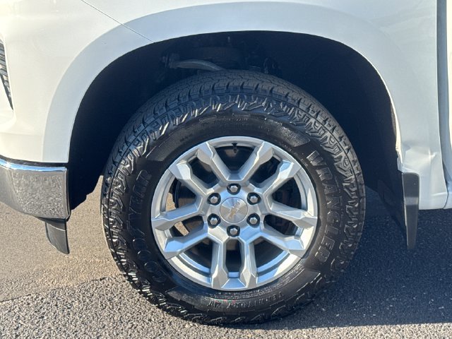 Used 2023 Chevrolet Silverado 1500 LT AWD/4WD image 26
