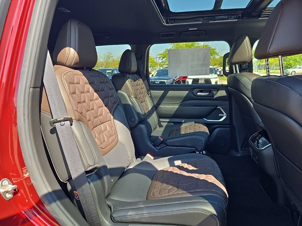 Used 2025 Nissan Armada Platinum w/ Convenience Package AWD/4WD image 15