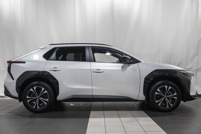 Used 2024 Toyota bZ4X XLE image 3