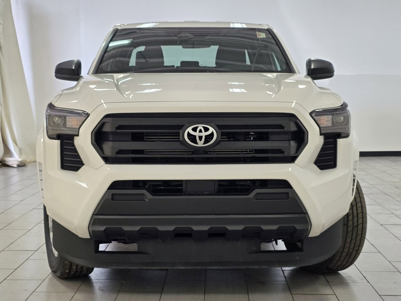 Certified 2024 Toyota Tacoma SR AWD/4WD image 8