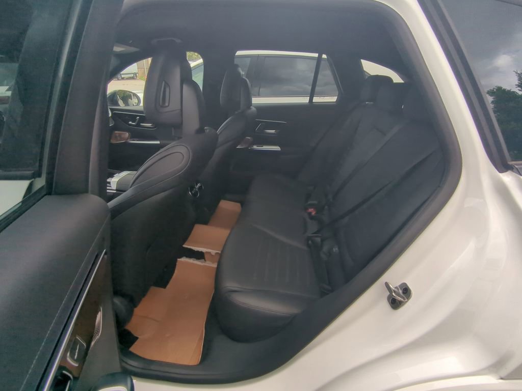 New 2025 Mercedes-Benz GLC 350e 4MATIC image 5