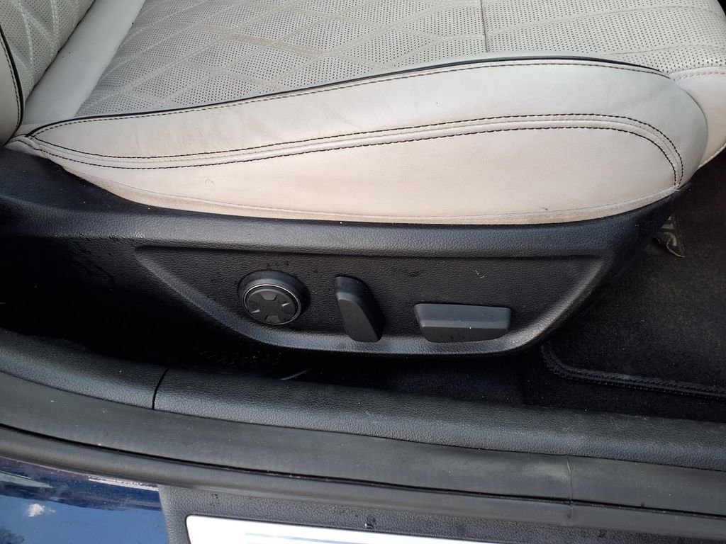 Used 2019 Genesis G70 2.0T Advanced w/ Dynamic Package image 13