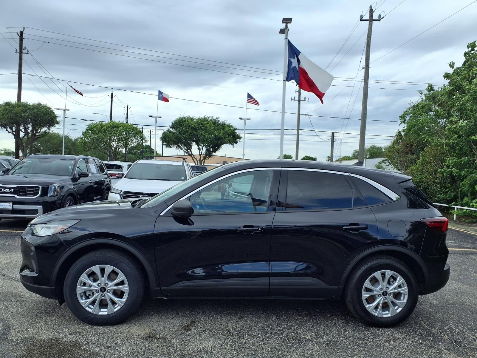 Used 2024 Ford Escape Active FWD image 24