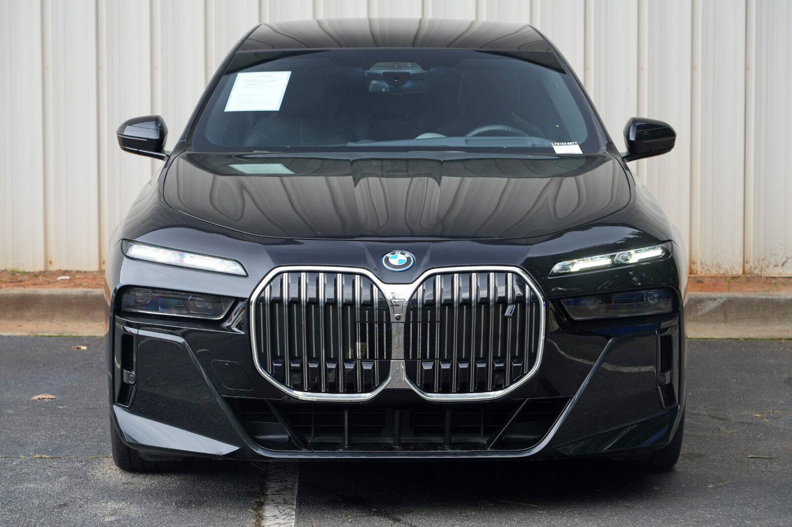 Used 2023 BMW i7 xDrive60 w/ Executive Package 2 AWD/4WD image 66