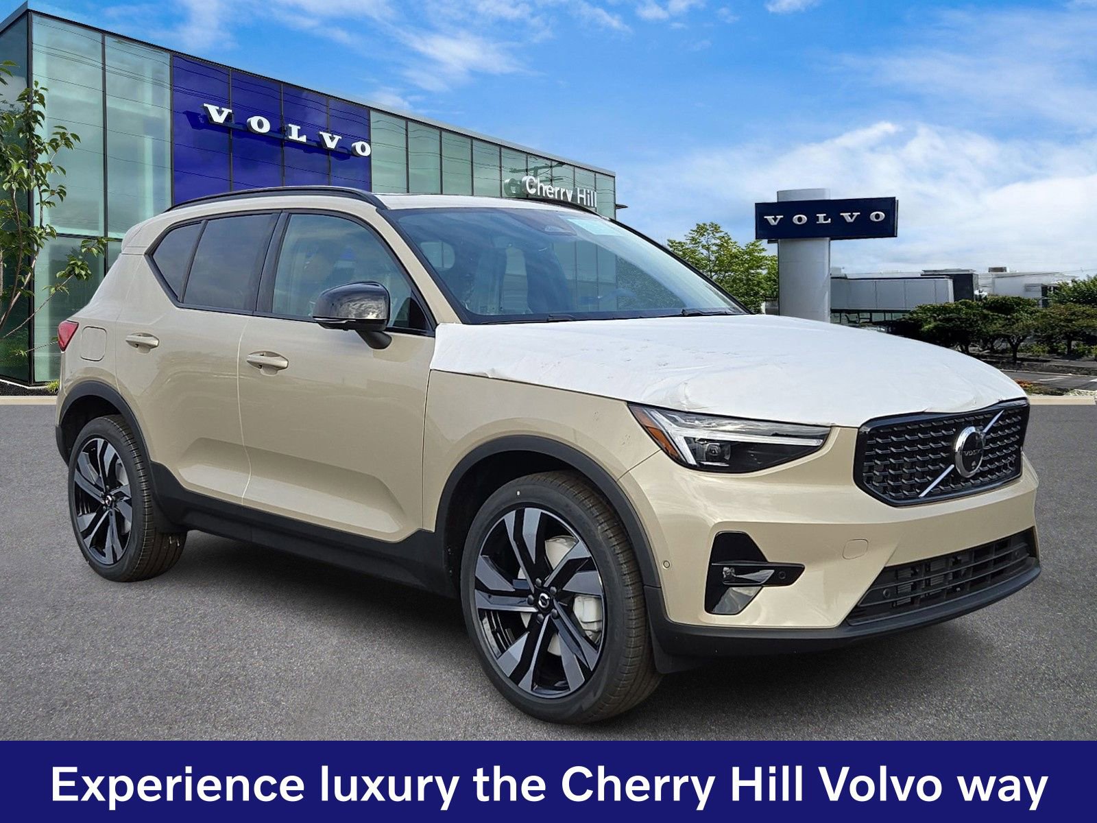New 2026 Volvo XC40 B5 Ultra w/ Climate Package AWD/4WD image 1