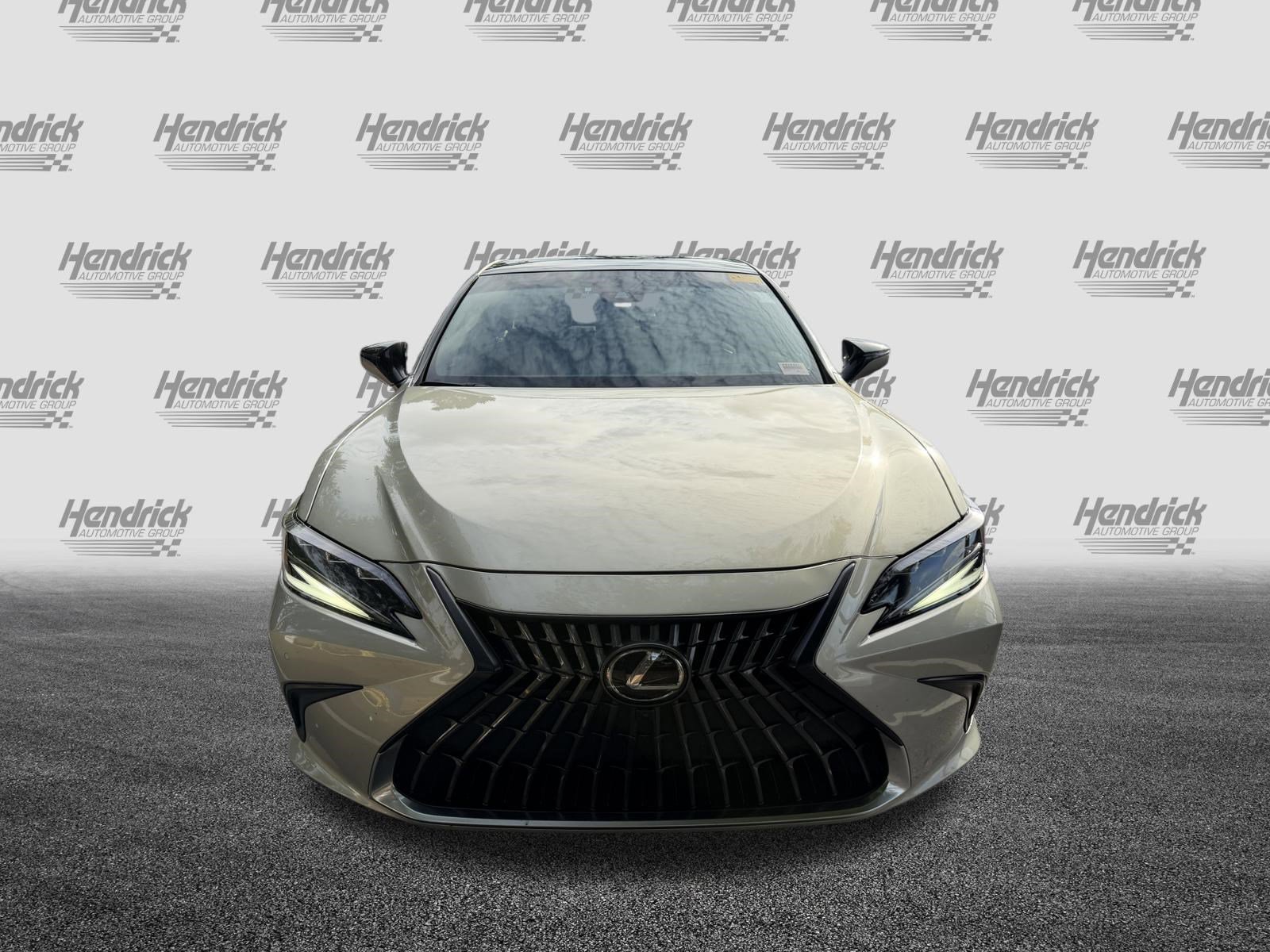 Used 2023 Lexus ES 350 Ultra Luxury w/ Accessory Package (Z2) FWD image 3