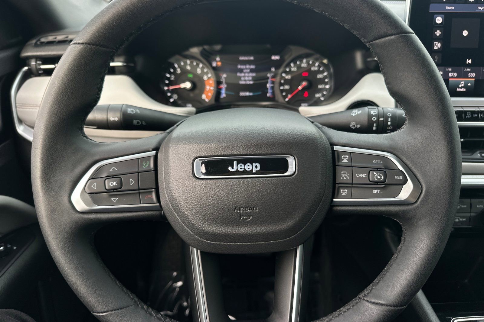 Used 2025 Jeep Compass Limited image 20