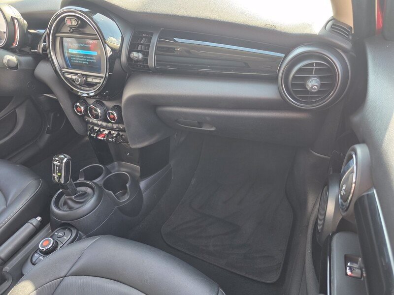 Used 2020 MINI Cooper 4-Door Hardtop FWD image 18