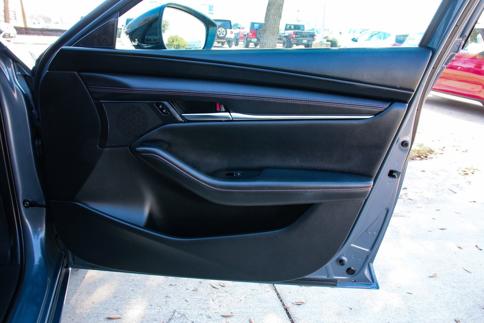 Used 2025 MAZDA MAZDA3 Carbon image 27