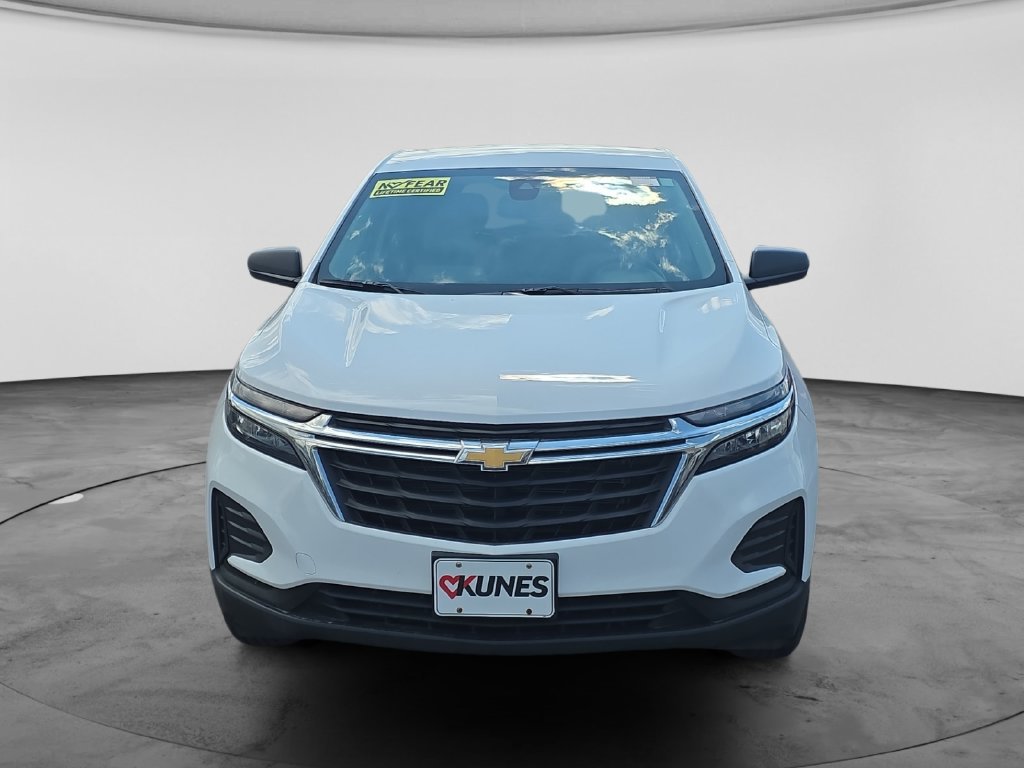 Used 2023 Chevrolet Equinox LS AWD/4WD image 2