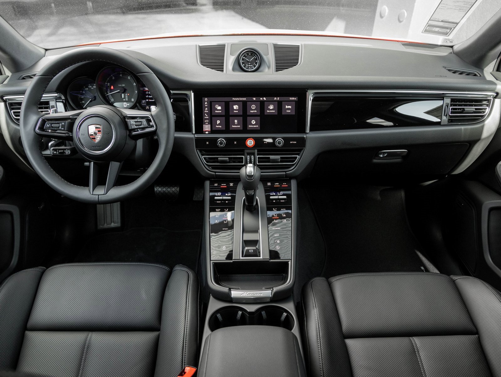 Certified 2025 Porsche Macan image 12