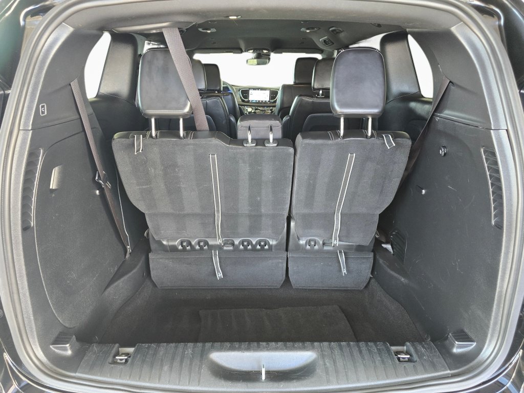 Used 2025 Chrysler Pacifica Select FWD image 15