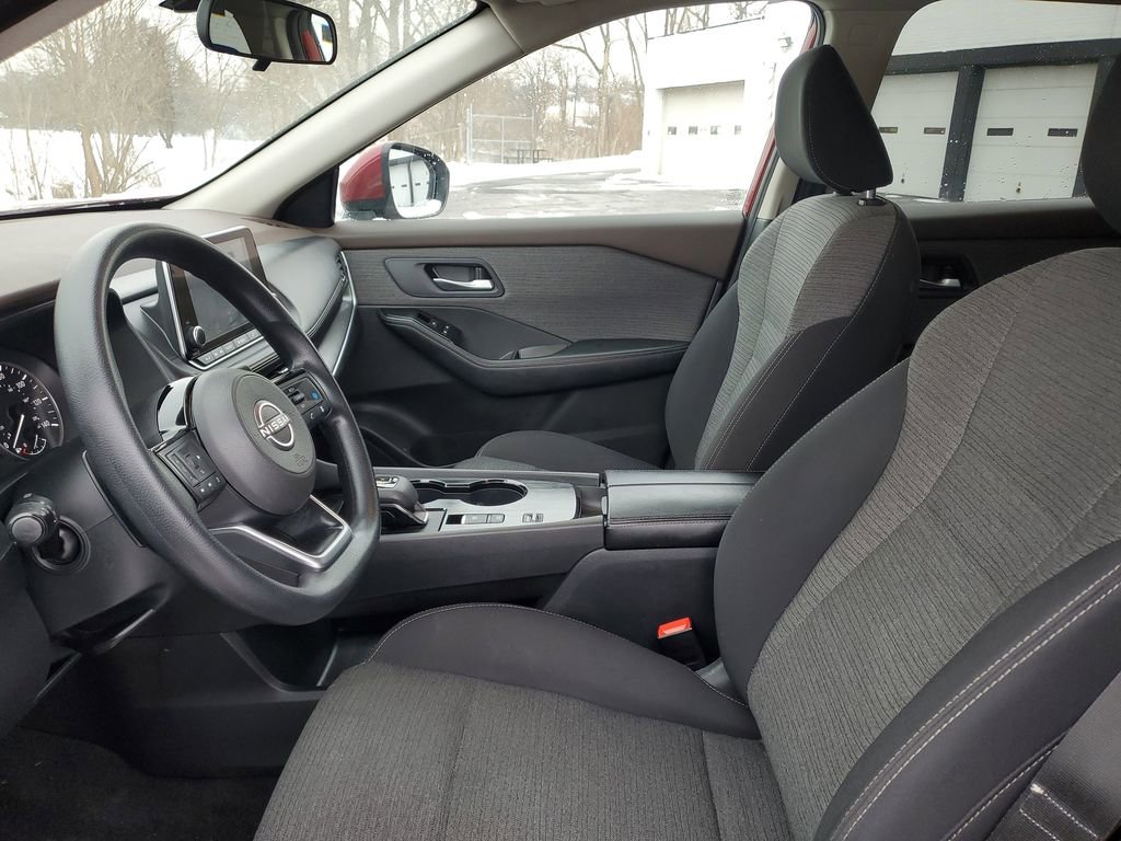 Used 2023 Nissan Rogue SV image 7