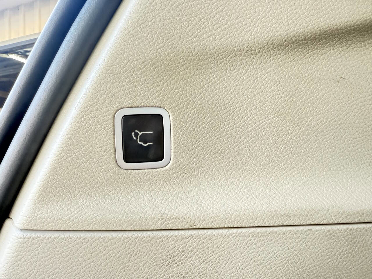 Used 2022 Chrysler Voyager LX image 20