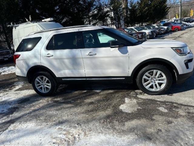 Used 2019 Ford Explorer XLT w/ Equipment Group 202A image 6