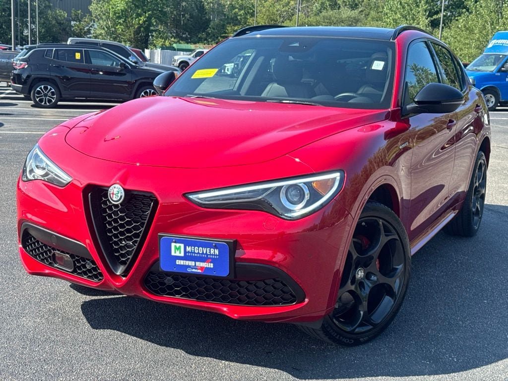 Used 2023 Alfa Romeo Stelvio Veloce AWD/4WD image 1